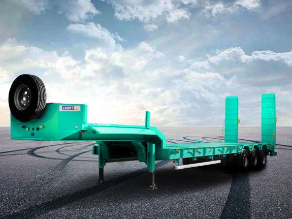 La semi-remorque porte-engins moyen tonnage à 3 essieux COMET est consacrée au transport de différents types de matériels comme les engins
