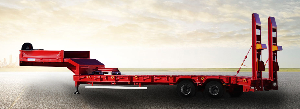 La semi-remorque porte-engins léger surbaissé à 2 essieux COMET est conçue et réalisée pour le transport de divers types de 